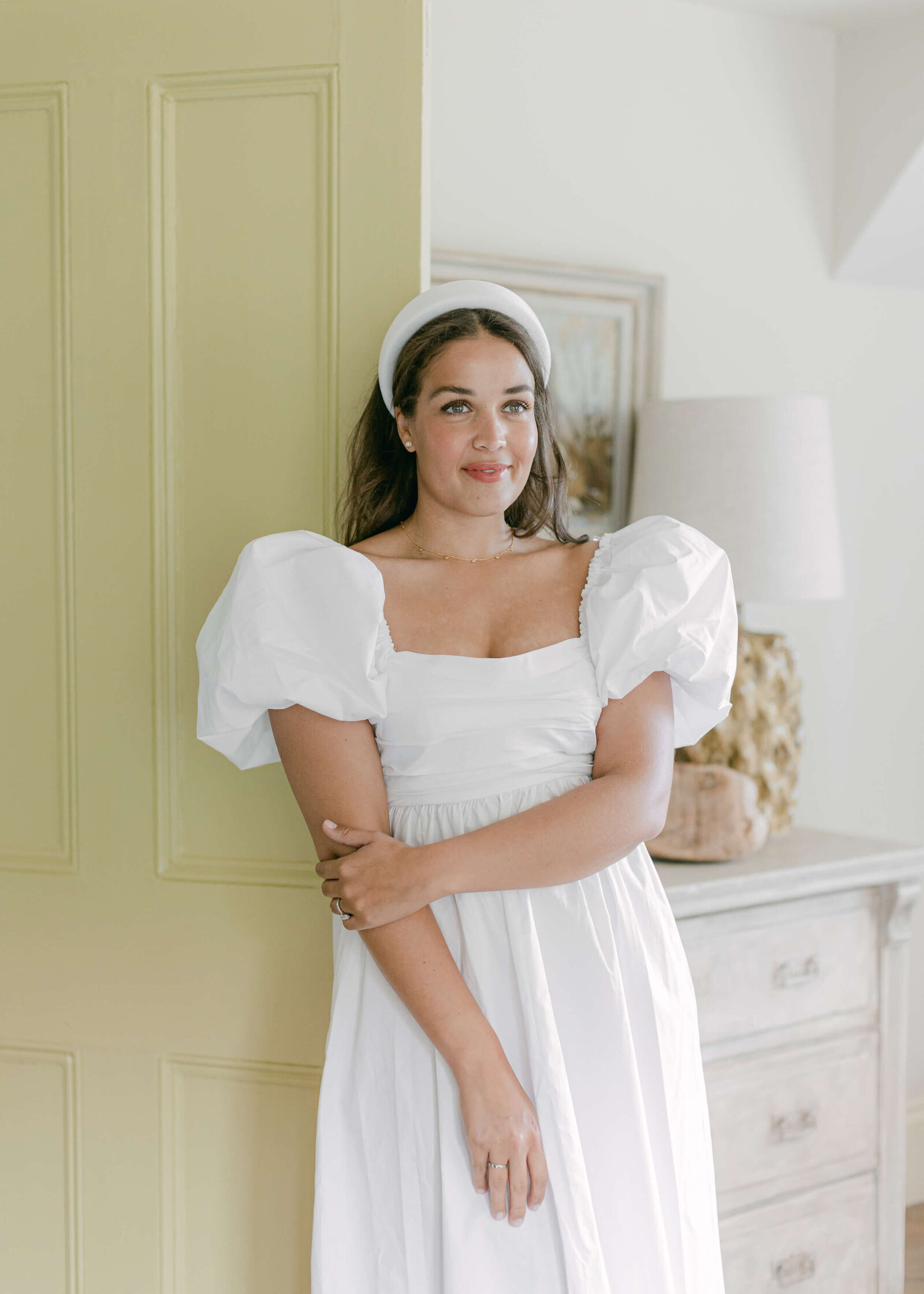 chloe-winstanley-fashion-editorial-clementineandmint-plumcottage-white-dress-bow