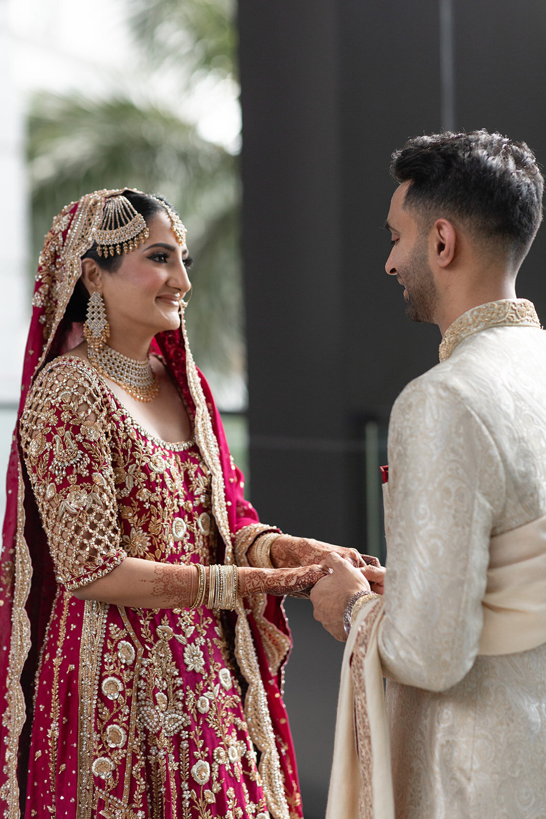 walima-pakistani-muslim-all-red-wedding-02