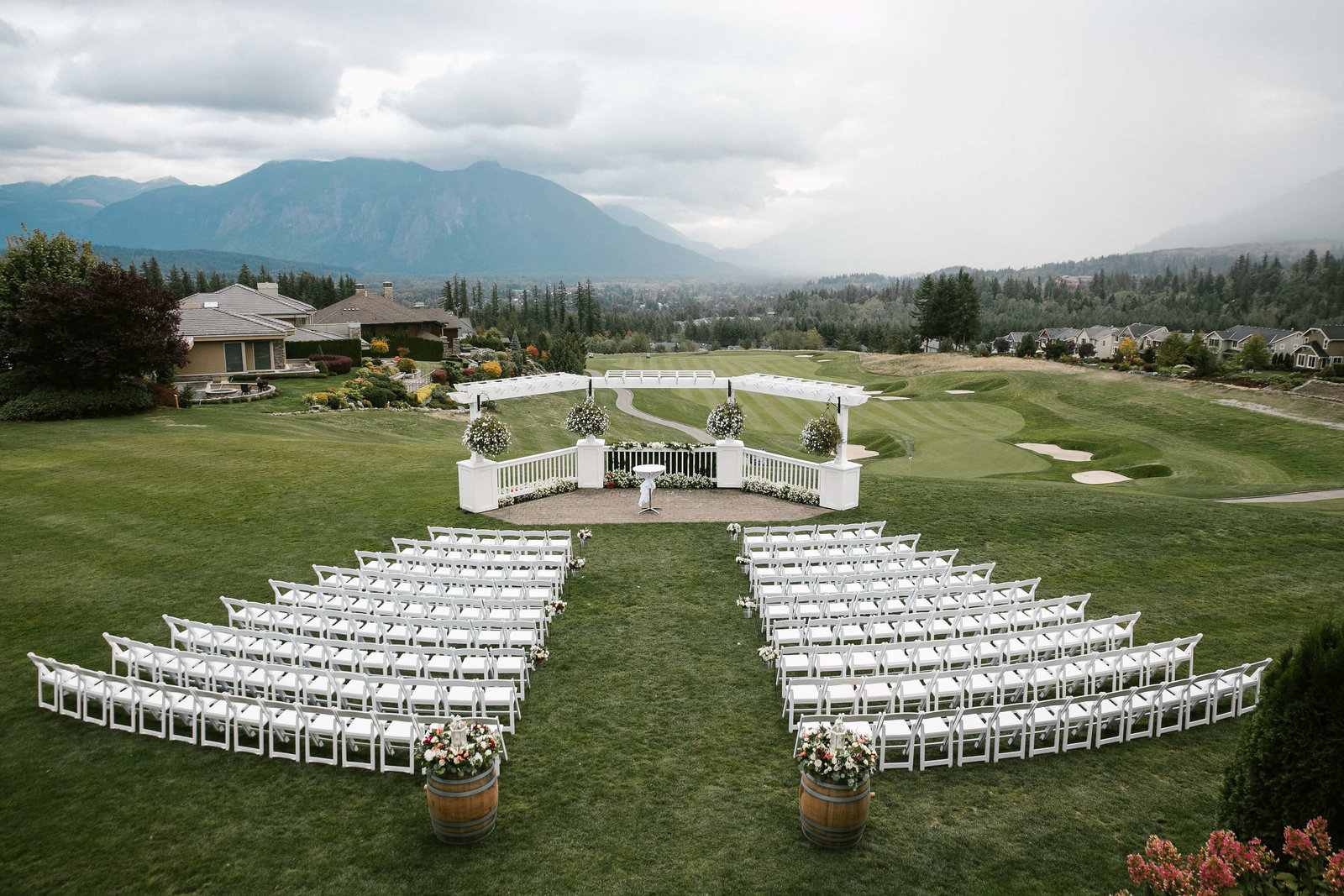 Lynnsey+Sam_The_Club_at_Snoqualmie_ridge_wedding_Seattle_by_Adina_Preston_Weddings_333