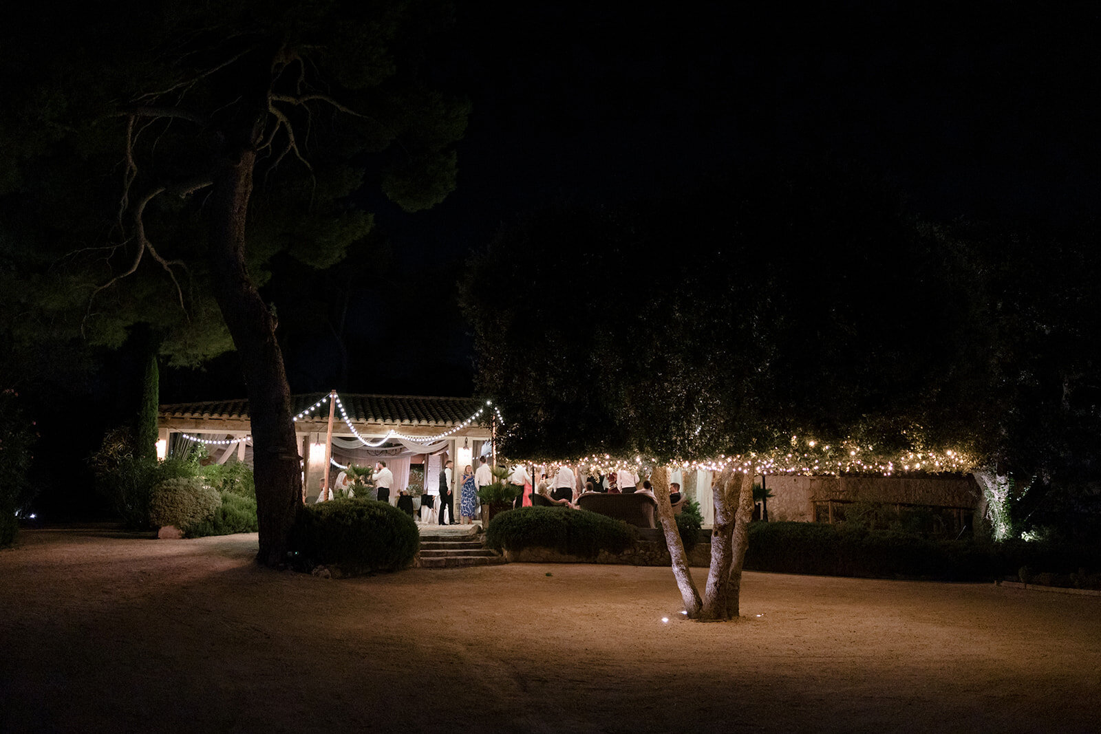 La mas de la rose wedding photographer france -Emma Wilder Photography-709