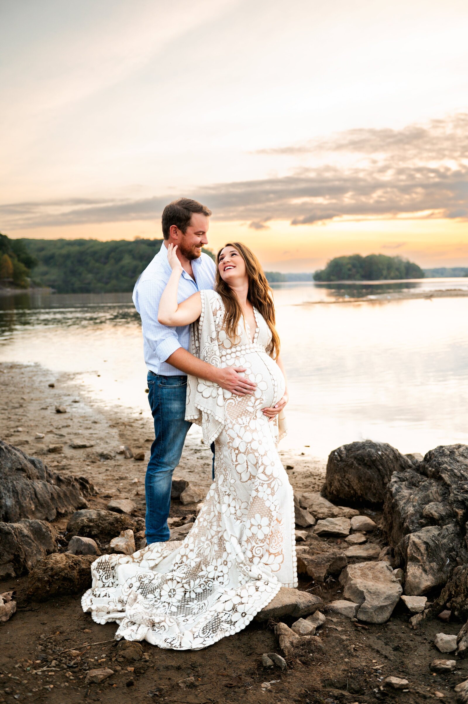 maternity session in Towson, Maryland by the water