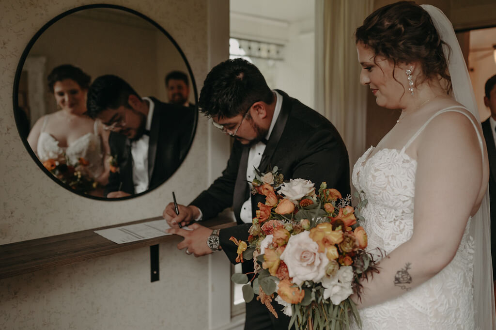KamiharaWedding_MachiasMeadowsSnohomishWA_AshleyVanderveldePhotography-575