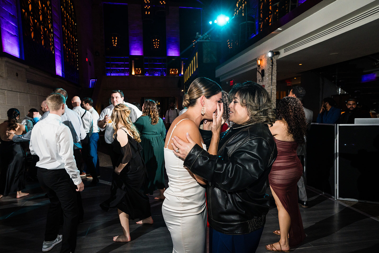 PhiladelphiaweddingphotographerUnionTrustWedding-132