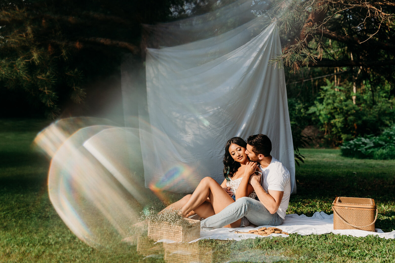 PLYMOUTH_MICHIGAN_GRAYES_GREENHOUSE_COUPLES_PHOTOGRAPHER_COURTNEY_LUSHAJ_PHOTOGRAPHY_9