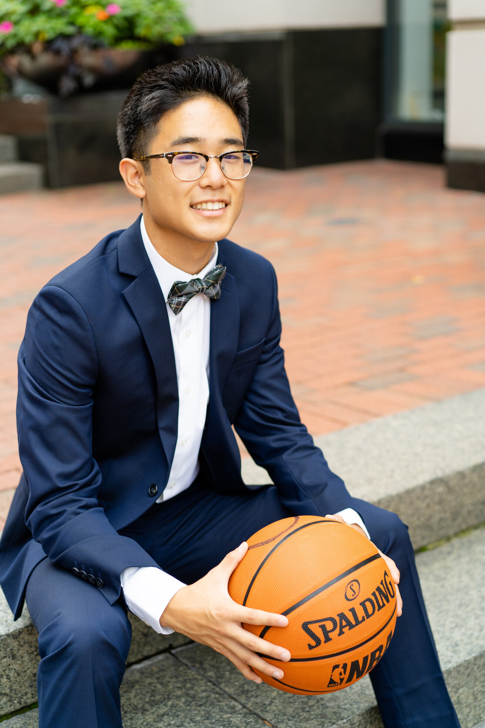 Light and vibrant  Reston Town Center Senior Session | Megan Hollada Photography | Northern Virginia Senior Photographer