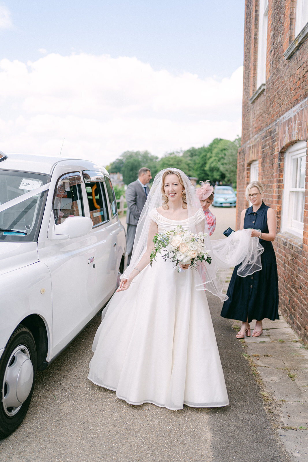 leanne-james-wedding-pre-ceremony-philippa-sian-photography-60