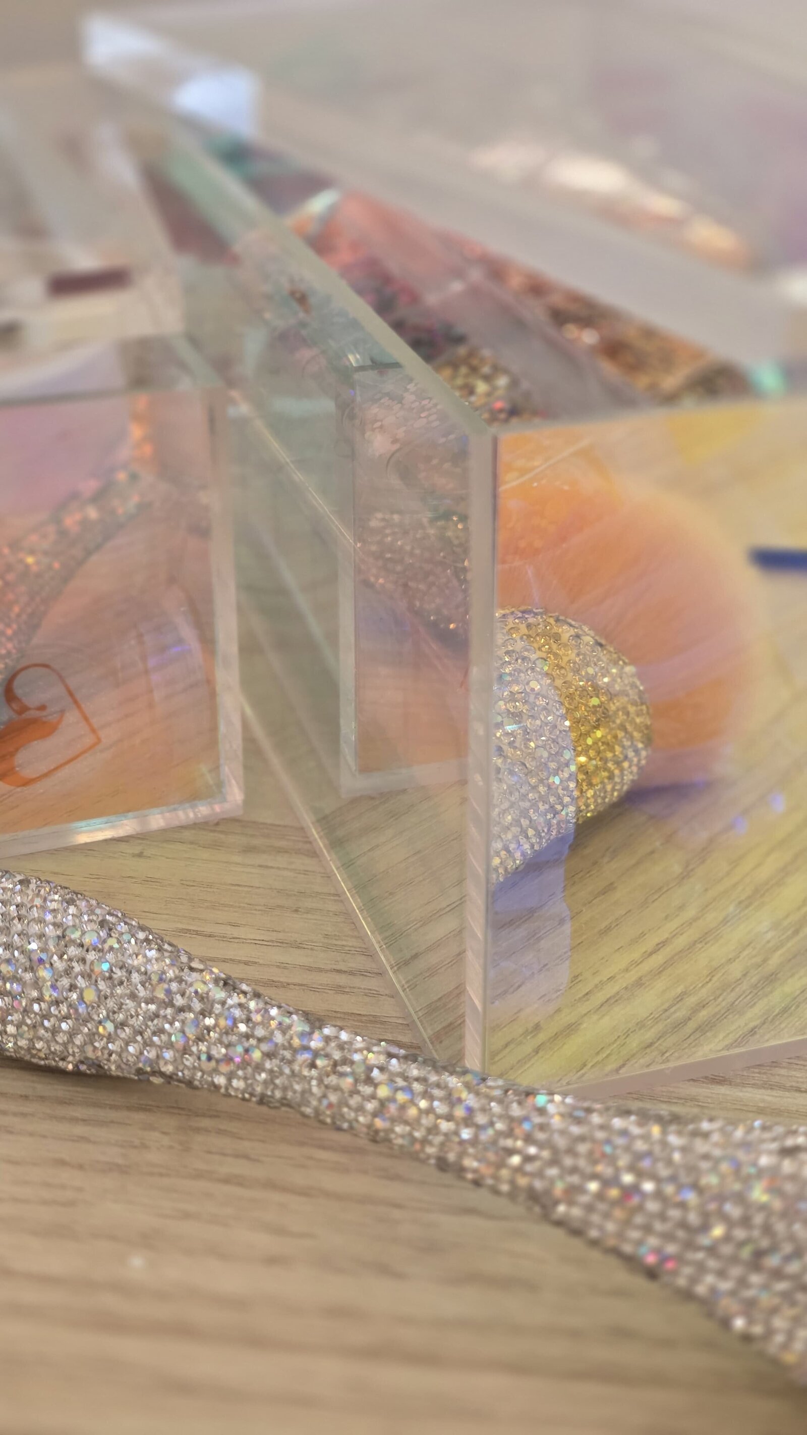 boite-holographique-nail-art-maisontokama-rennes