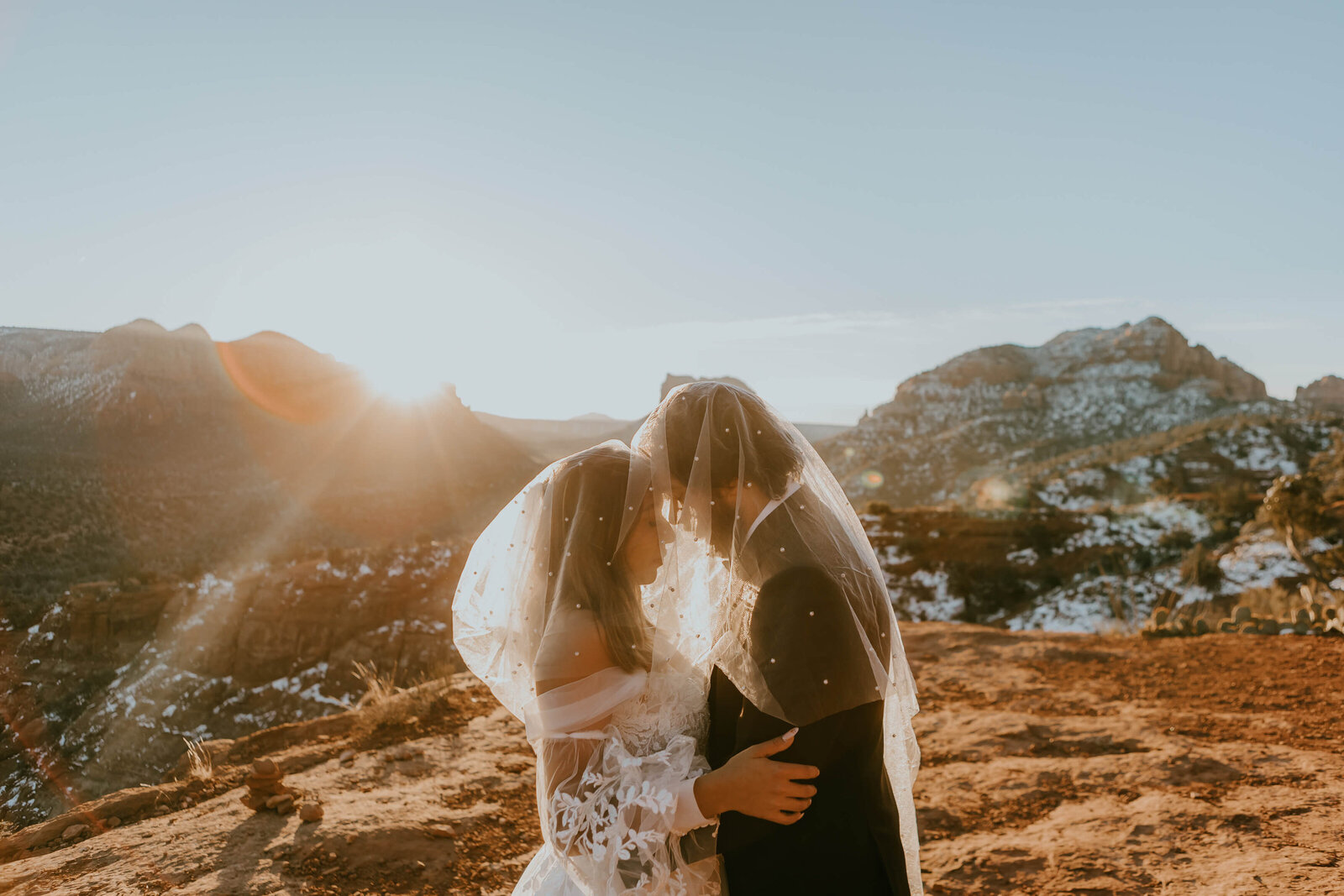 Cathedral-Rock-Elopement-Sedona-OliviaHopePhotography--19