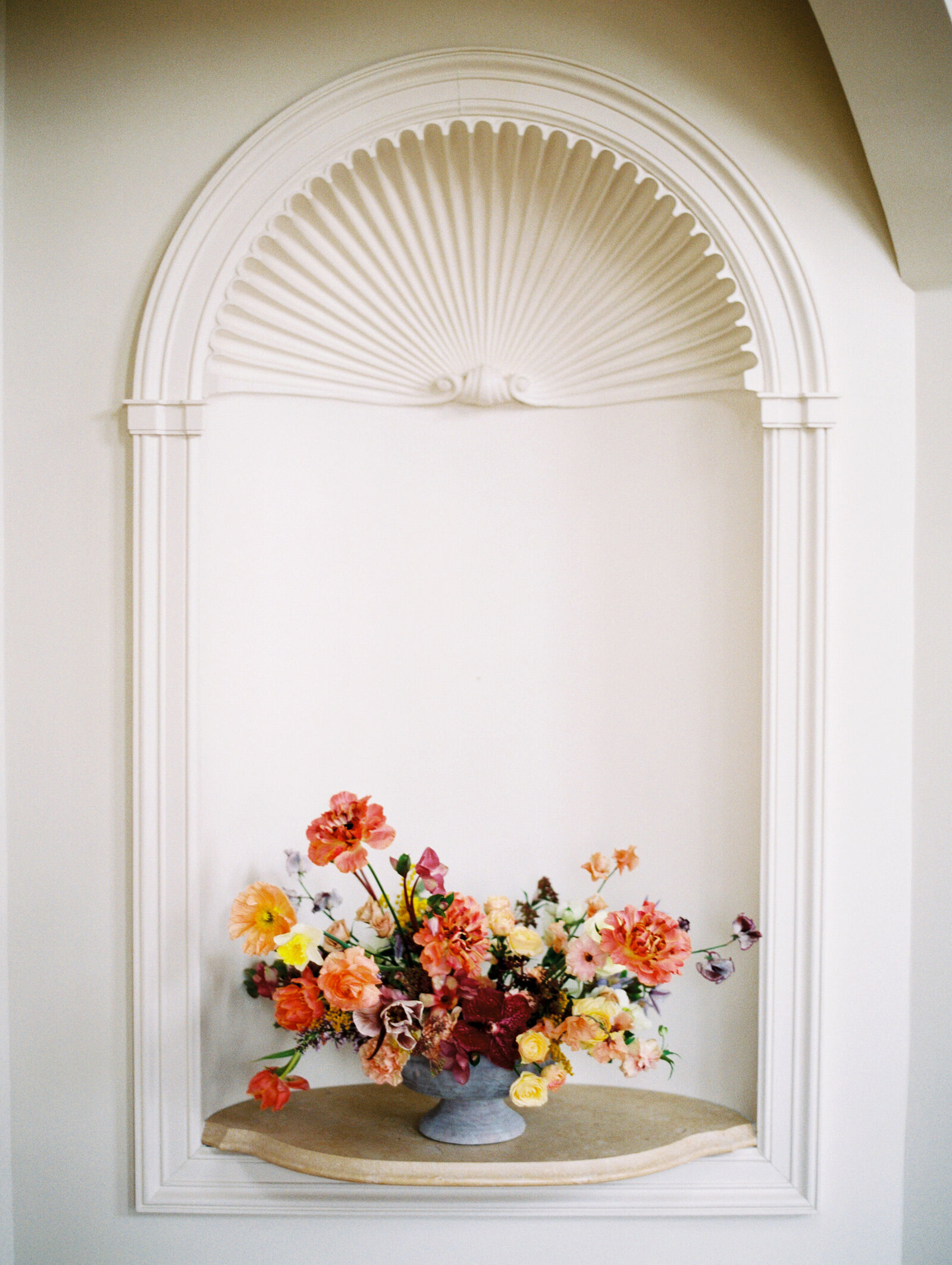 max-owens-design-at-home-floral-arrangements-14-flowers