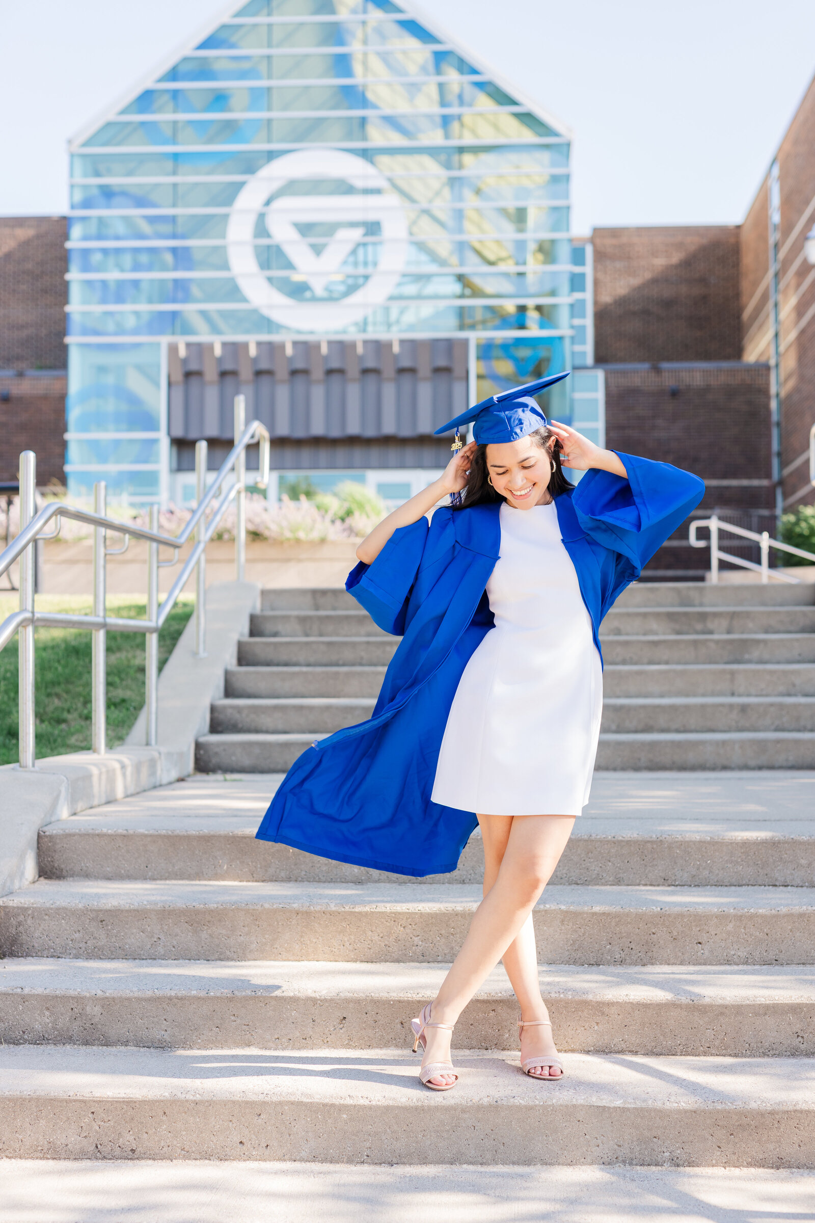 college-graduation-photos-cap-and-gown-grand-valley