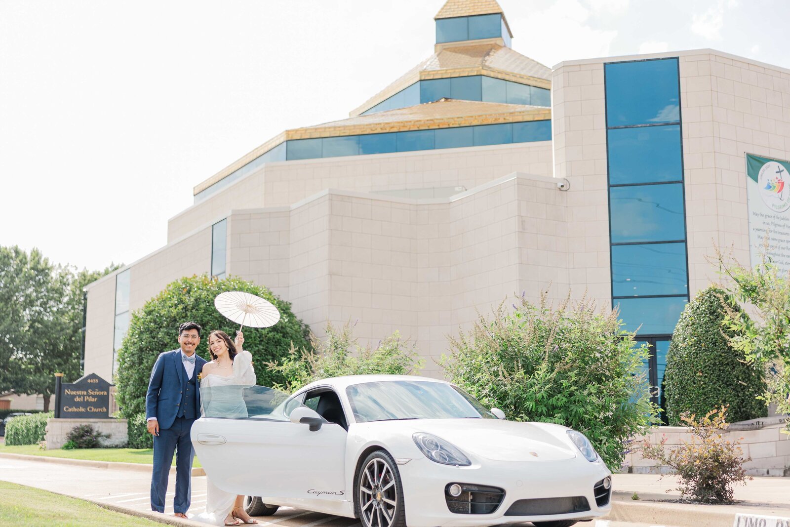 Couple-photoshoot-after-ceremony