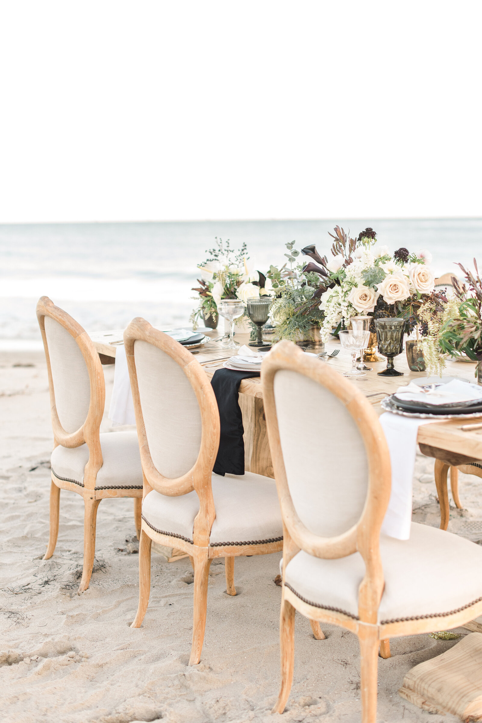 Precious-and-blooming-floral-design-kellye-clifford-Destination I do -Editorial-49