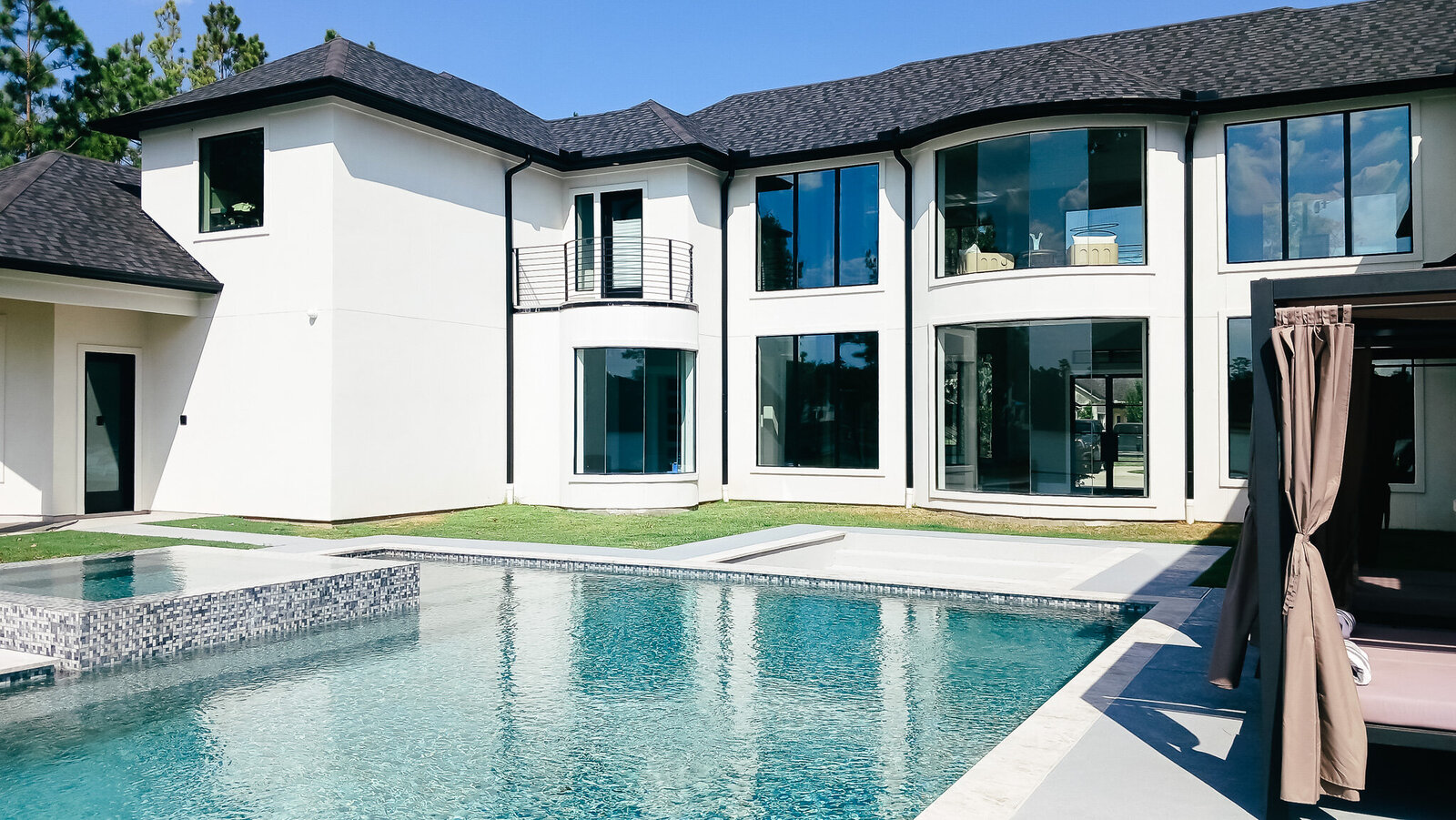 Livingston-Custom-Homes-Oyama-Custom-Build-Exterior-Pool-Edited