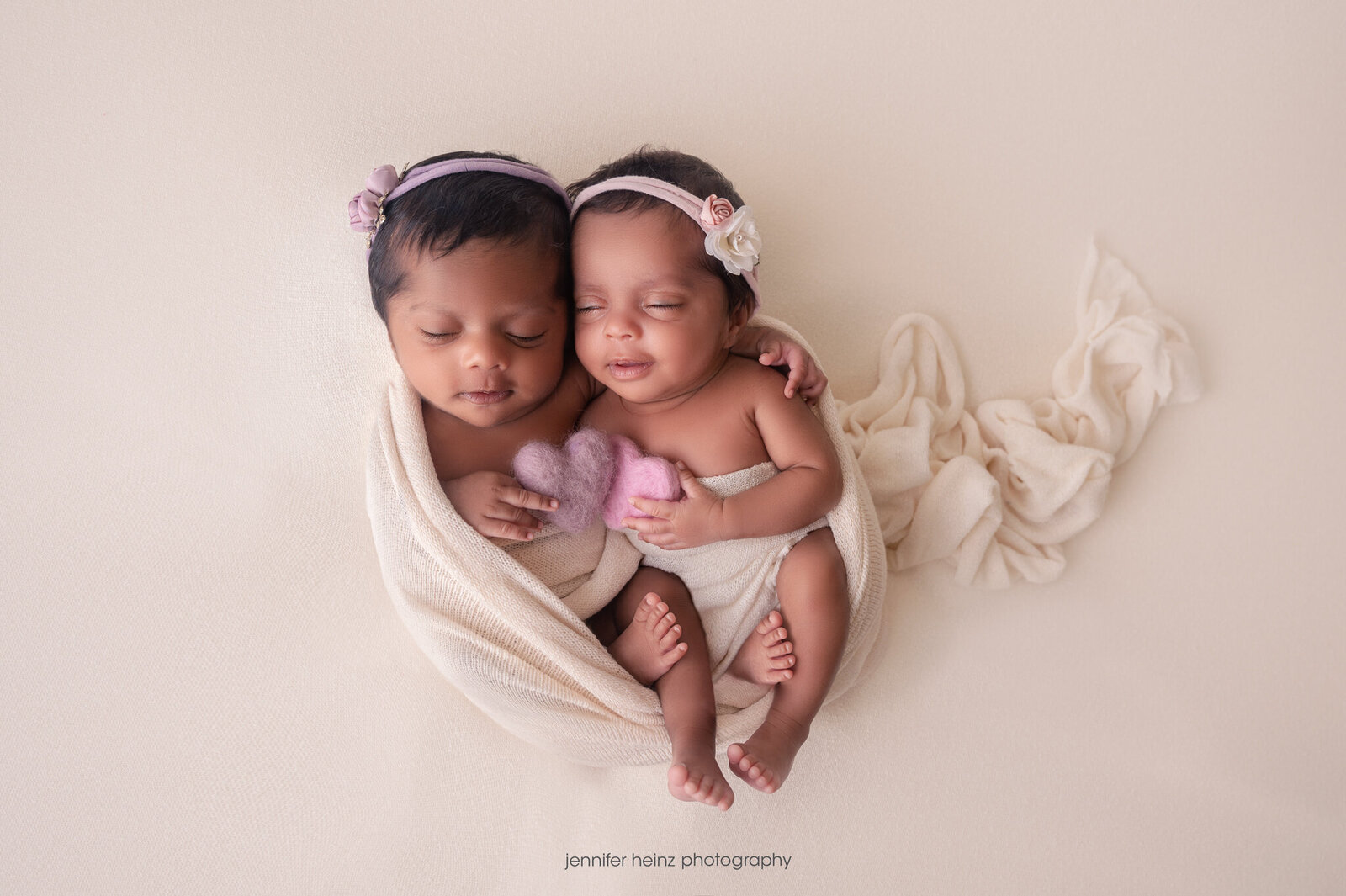 chester-county-newborn-twins-hearts