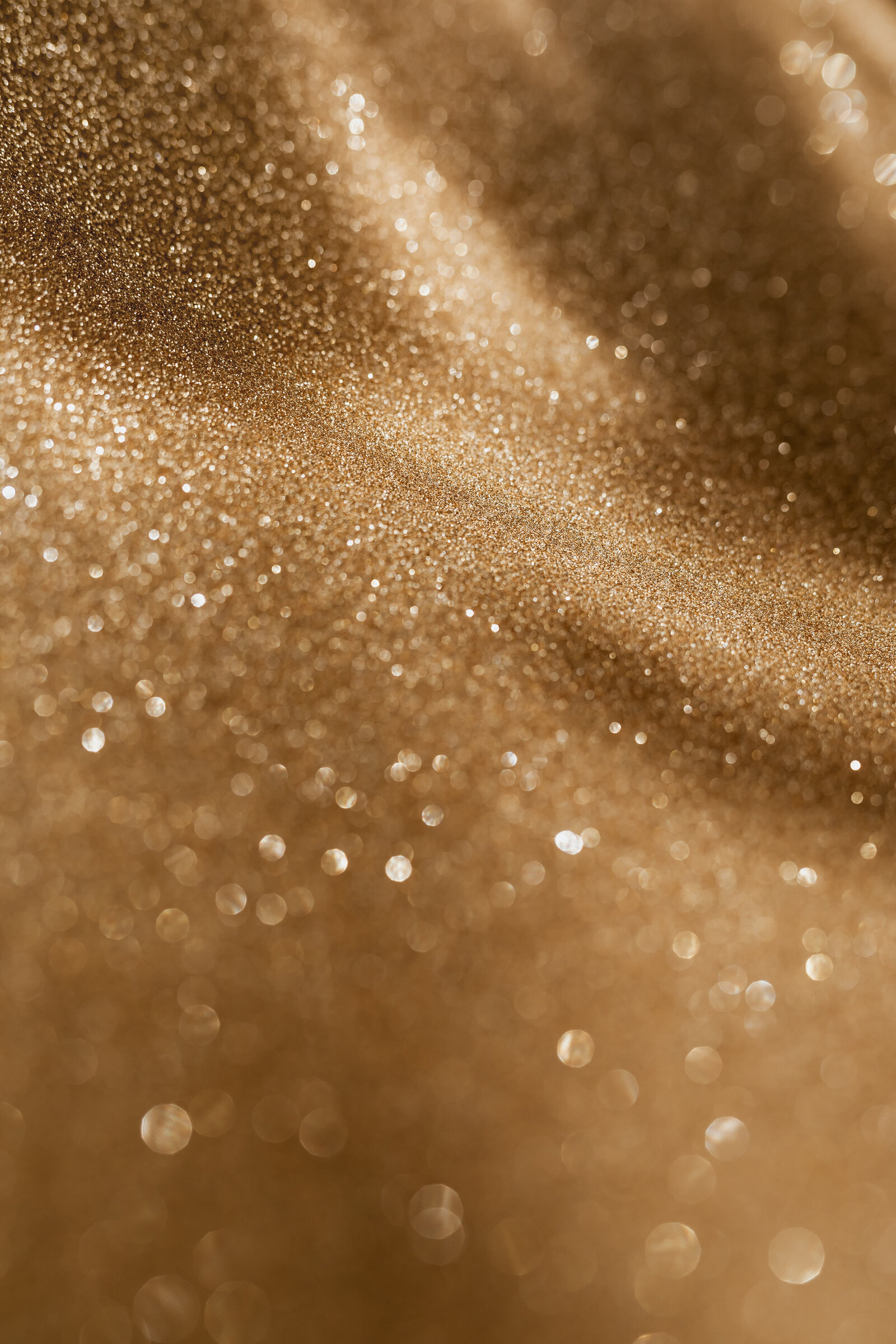 kaboompics_gold-glitter-background-16298