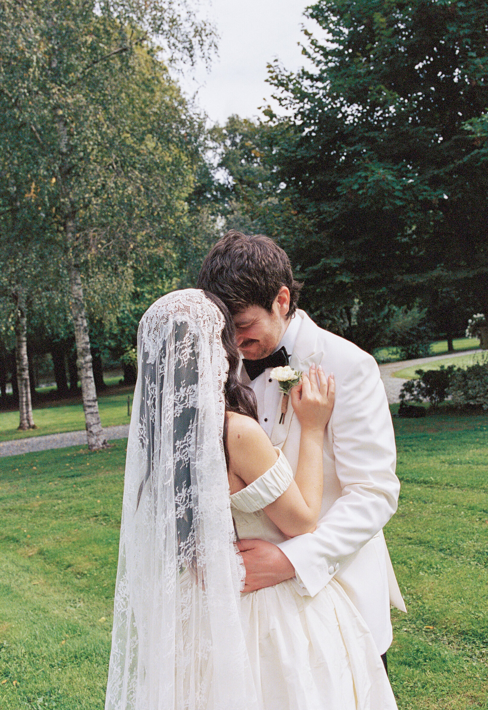 Film-Wedding-Photographer-Zara-Staples-Weddings110