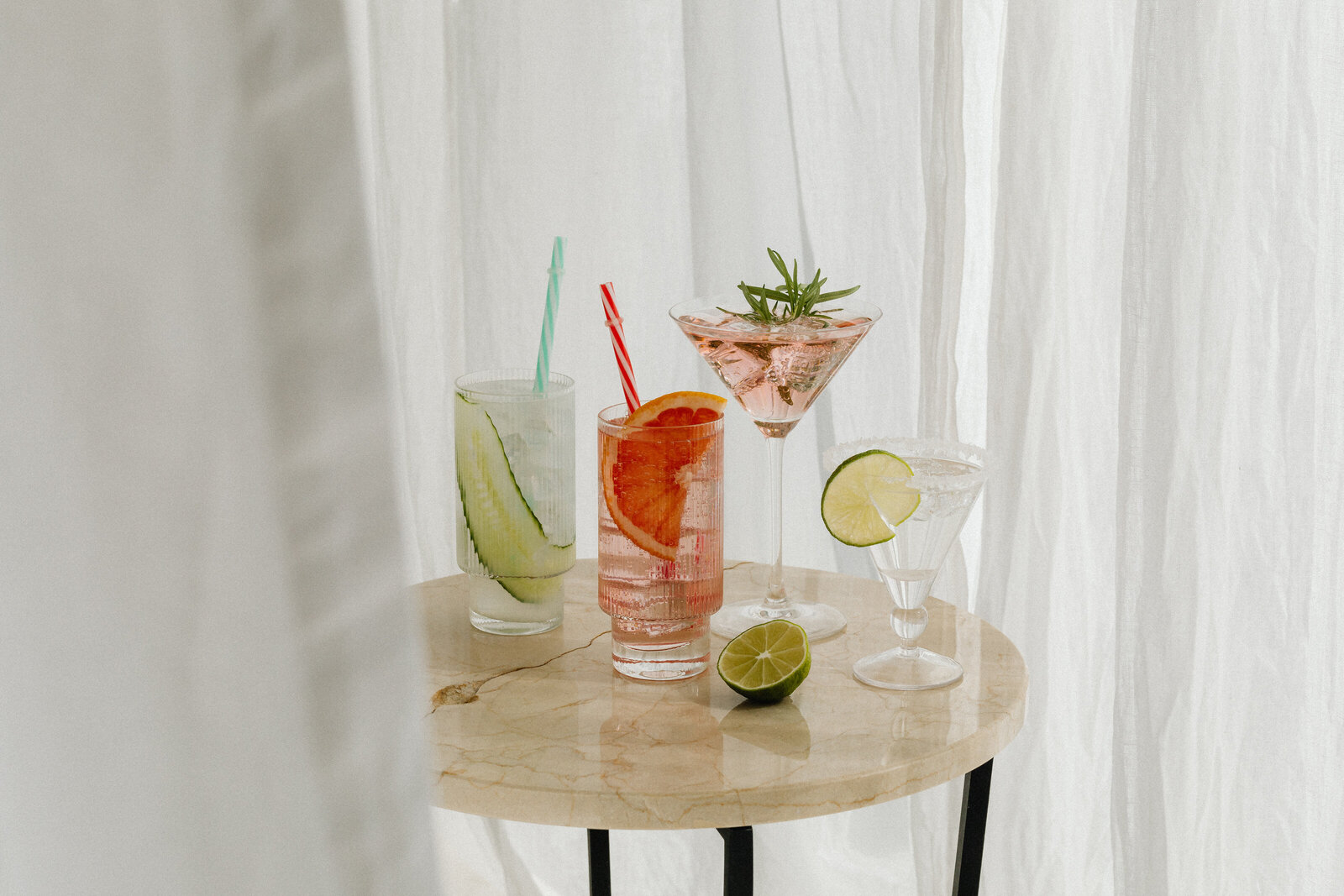 kaboompics_essence-of-summer-relaxation-a-collection-of-cocktails-for-warm-days-35394