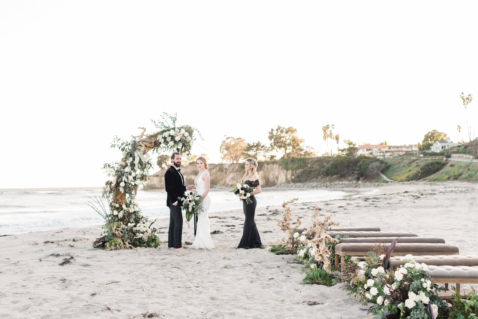 Precious-and-blooming-floral-design-kellye-clifford-Destination I do -Editorial-37