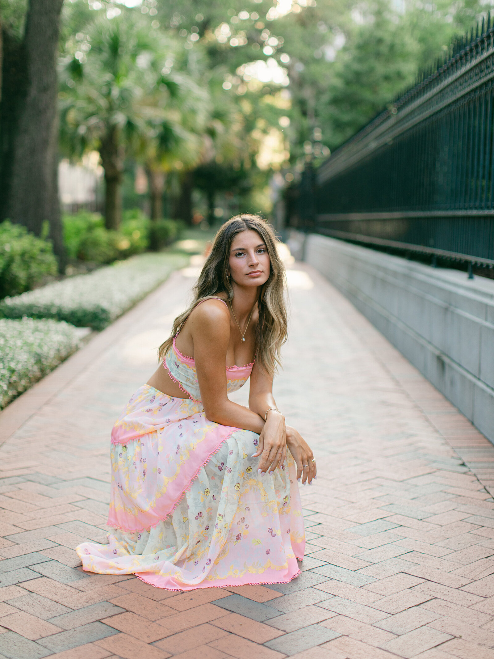 347-torianna-brooke-portraiture-historic-downtown-savannah-senior-session-jadyn