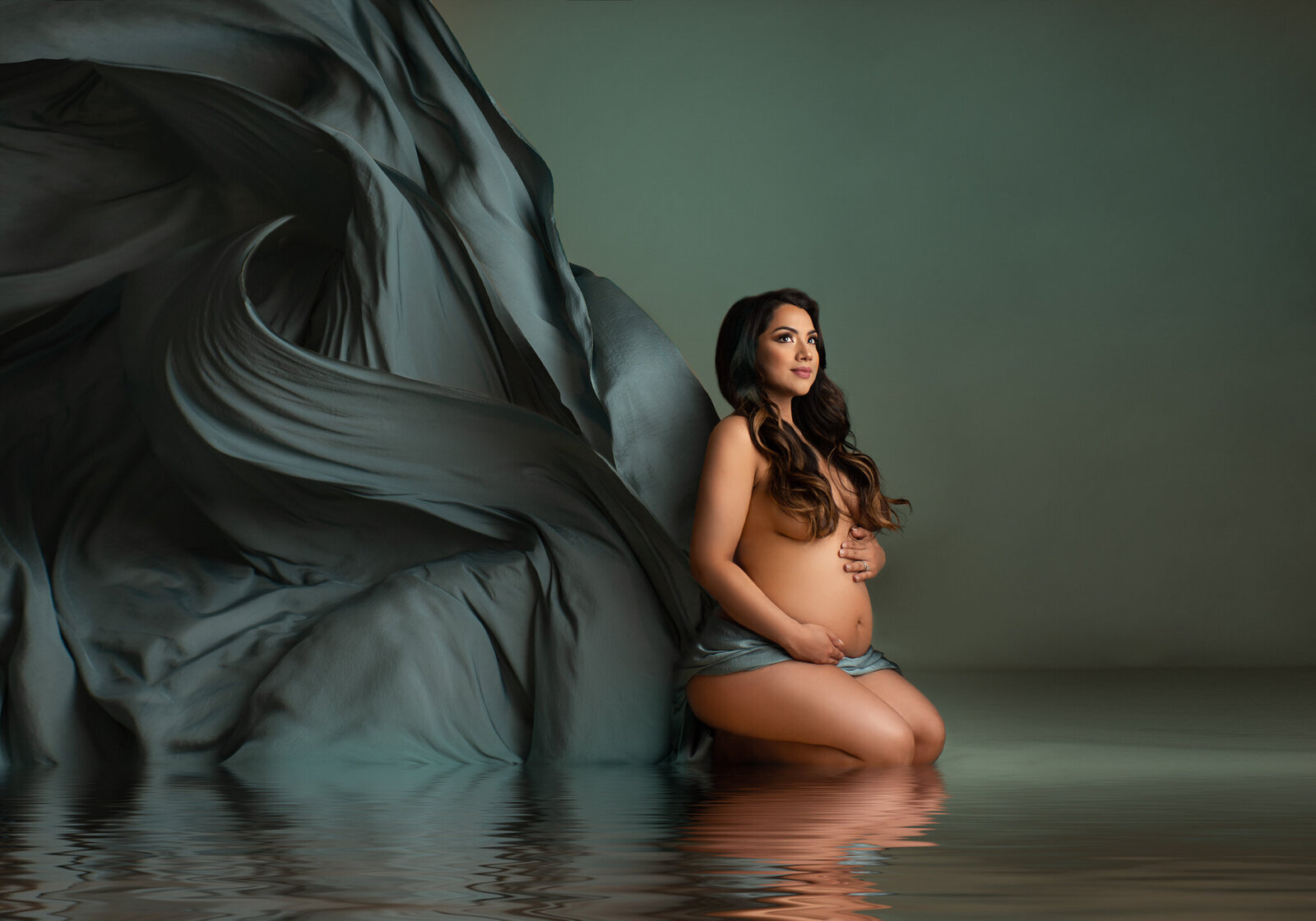 pregnancy photographer seattle-bluebonnet-tamarahudsonstudios