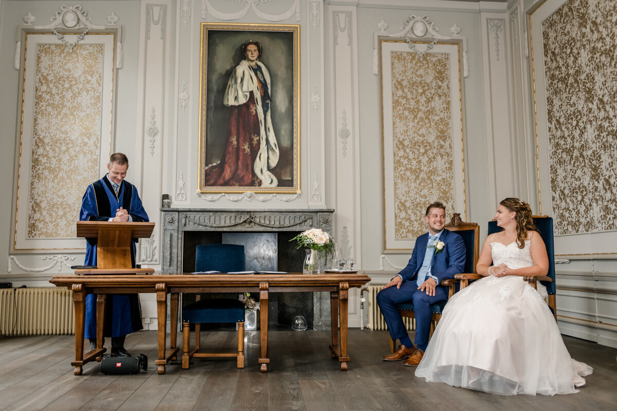 Trouwen in Heerenveen, trouwen in Crackstate Heerenveen. Bruidsfotograaf Friesland, trouwfotograaf (64)