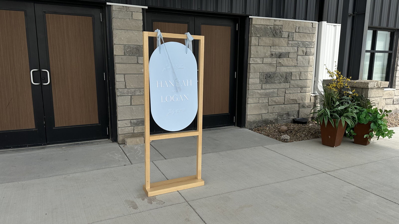 hannah-wedding-signage-2