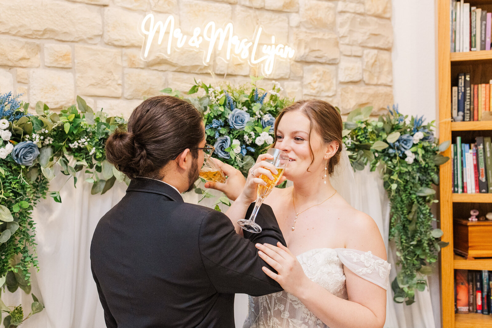 Dallas-intimate-wedding-ceremony-photographer