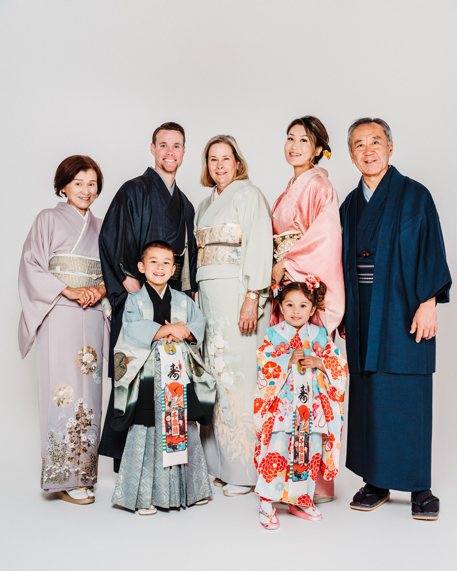Three-generation family dressed in formal kimono for Shichi-Go-San portrait session in Los Angeles | 七五三 ロサンゼルス 三世代の家族が着物で記念撮影