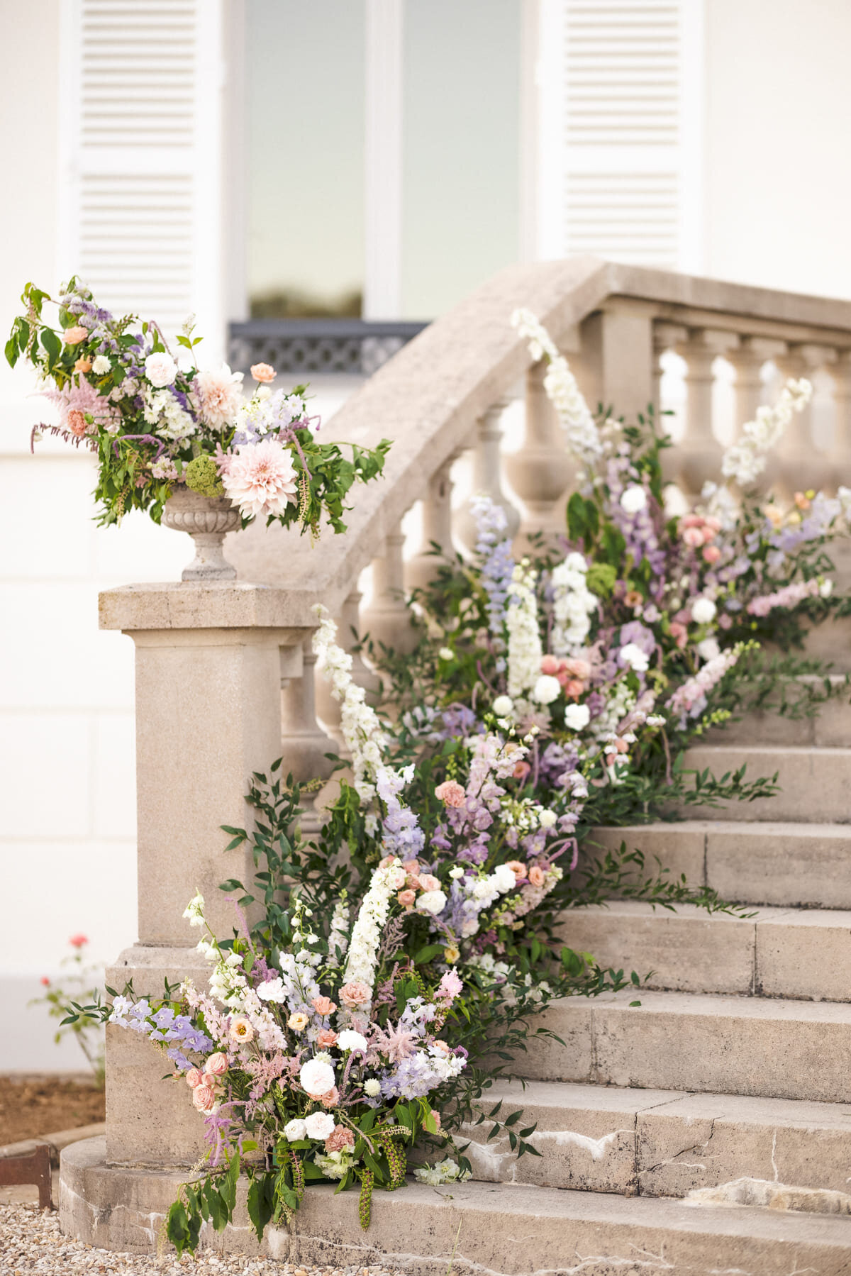 outdoor-wedding-meal-domaine-roncemay2