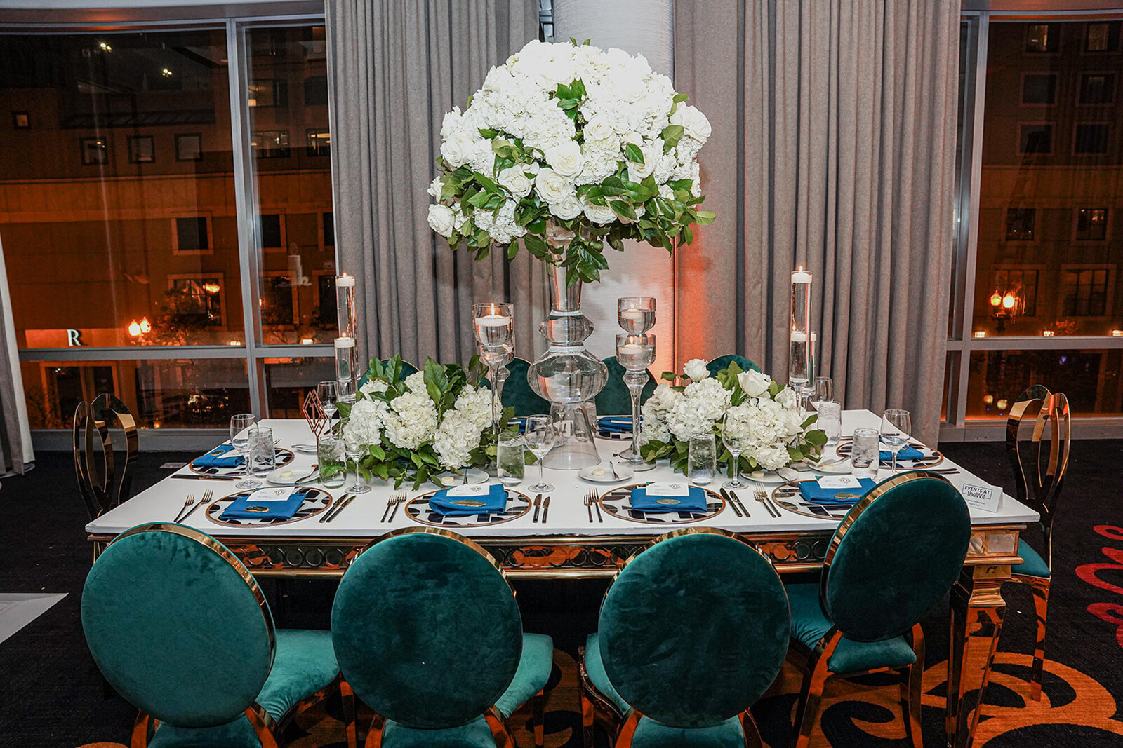 Luxury chicago wedding floral arrangement on table