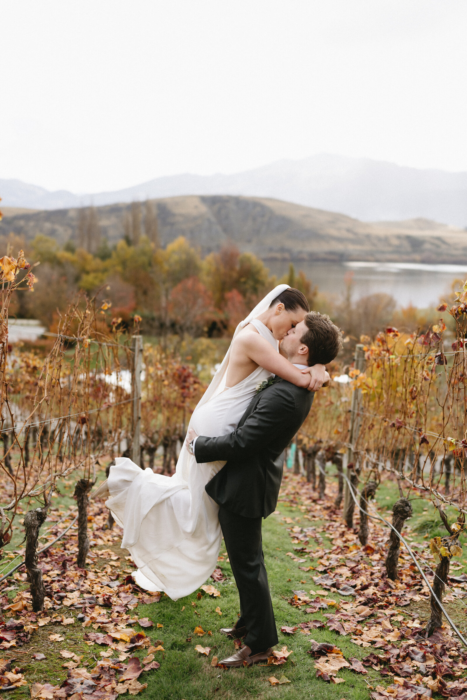 Melissa Clark Photography - Stoneridege Wedding - Queenstown Weddign Photographer - Davina & Doug_-567