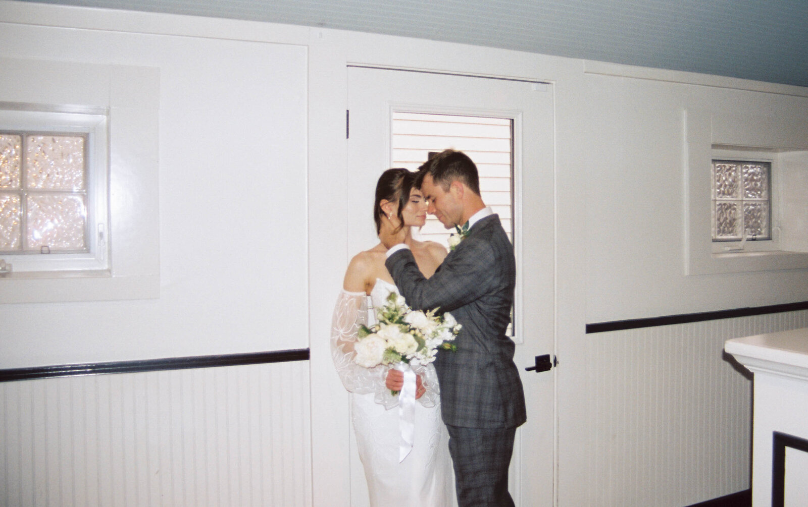 bride-and-groom-first-look-tennessee-03