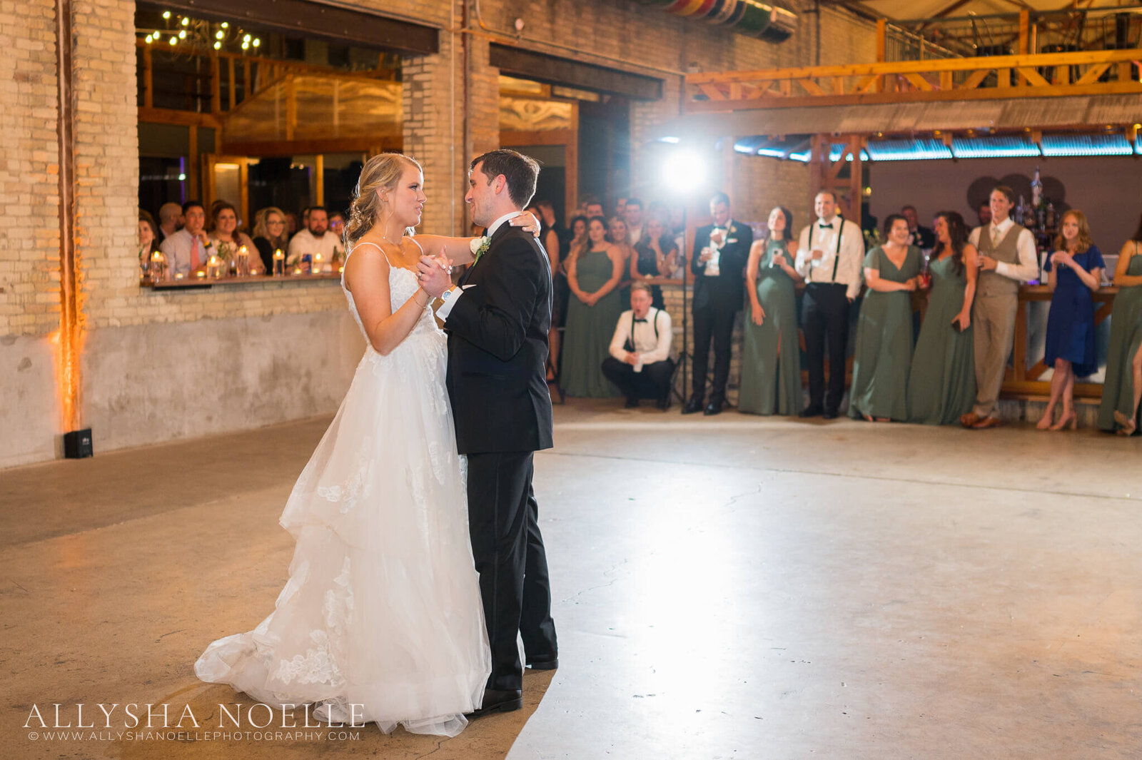 Wedding-at-The-Factory-on-Barclay-in-Milwaukee-1060