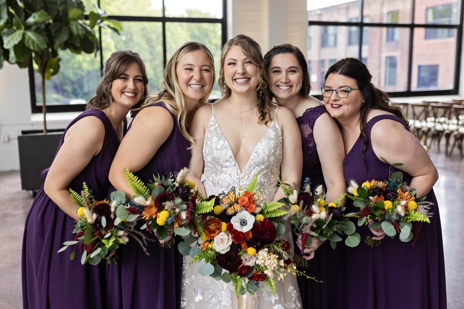traditional-bridesmaid-photo-colorful-wedding