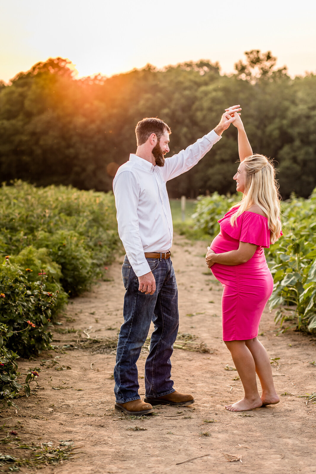 Outdoor_maternity_lifestyle_photography_session_Georgetown_KY_photographer-5