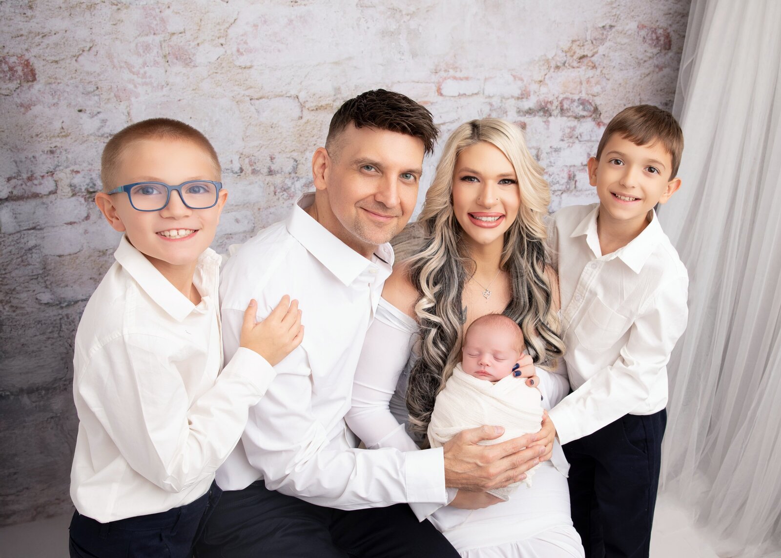 Arizona Newborn Portrait Studio | Sibling & Family Newborn Session