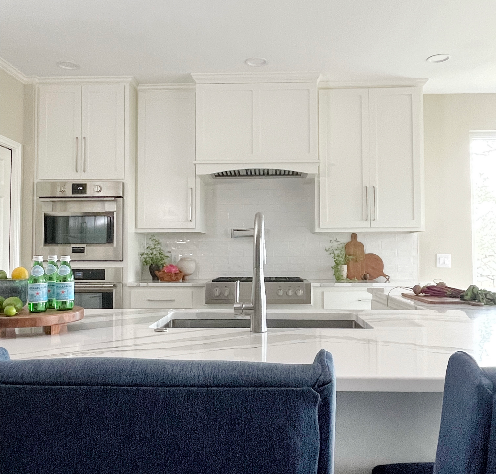 dusti j design white and blue kitchen
