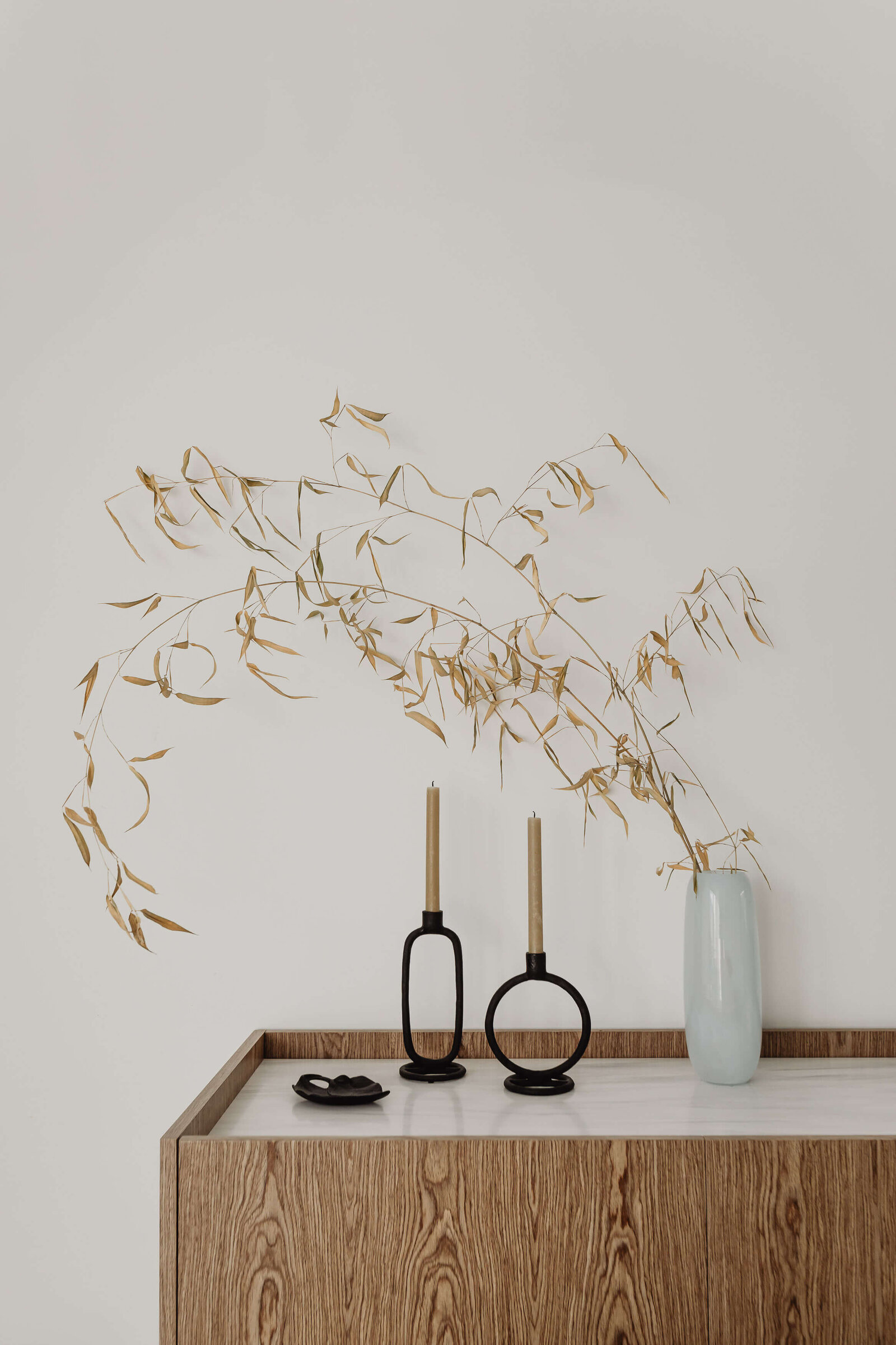 kaboompics_minimalist-interior-decor-home-living-moments-collection-33210