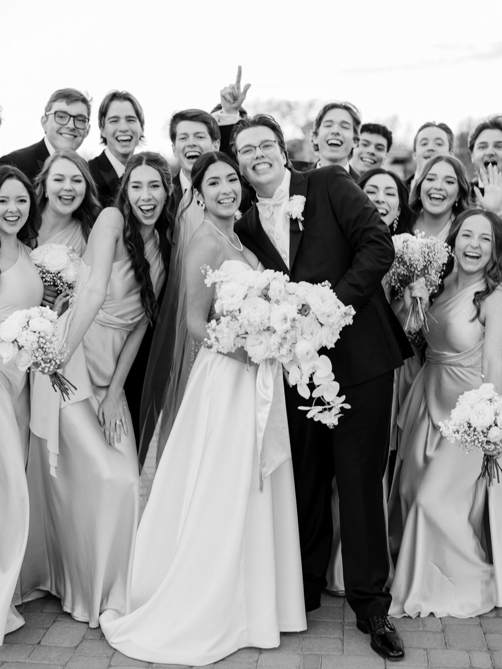 wedding-party-photos-dvine-grace-vineyard-dallas-photographer-17