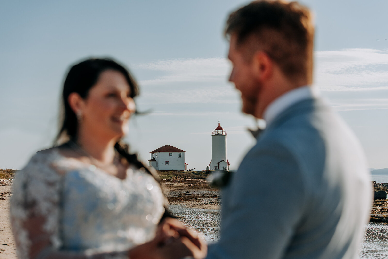 love-is-nord-mariage-intime-ile-verte-elopement-0011