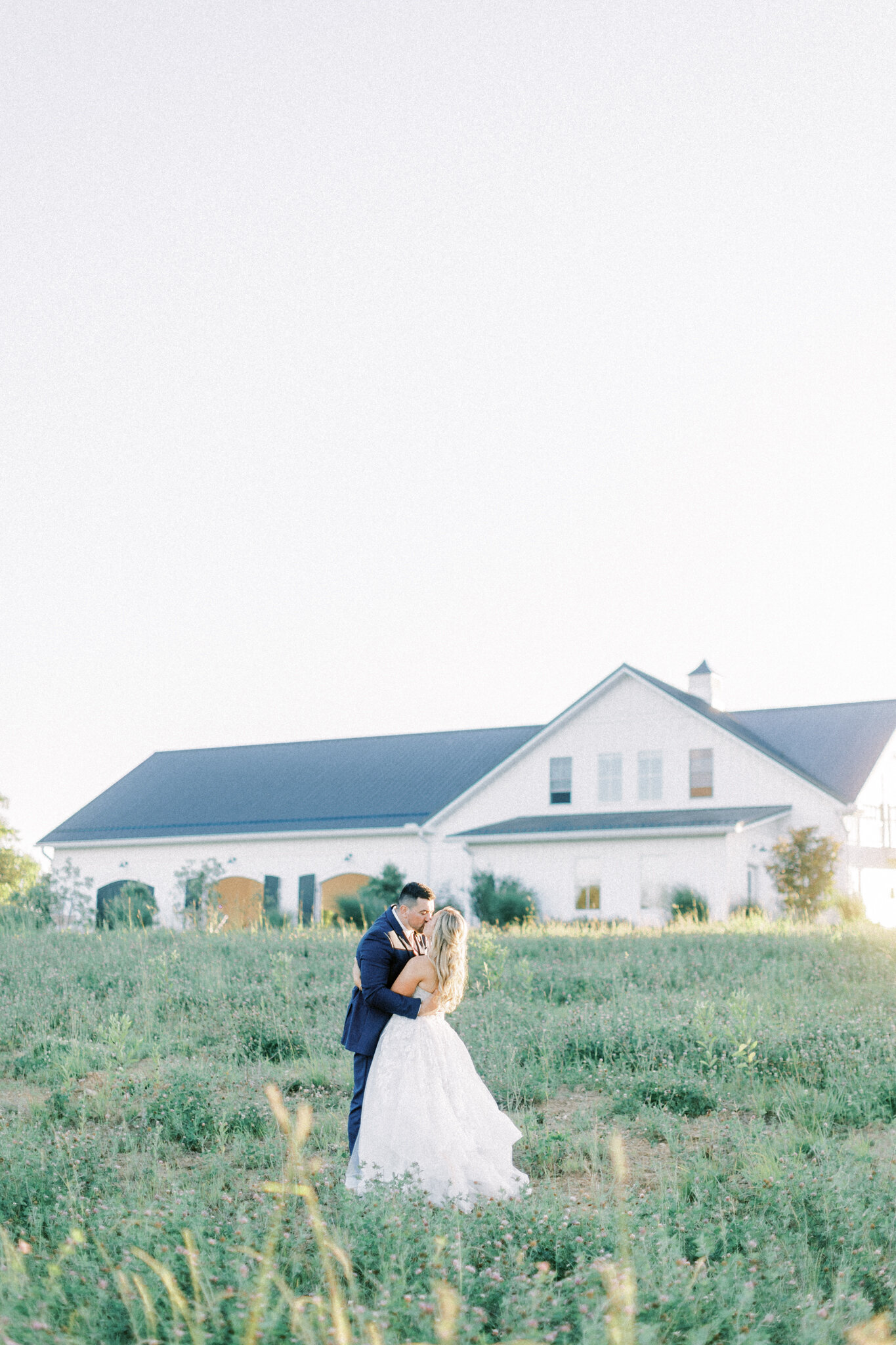 magnolia-hill-farm-ohio-wedding-venue-photographer-laura-bill-311