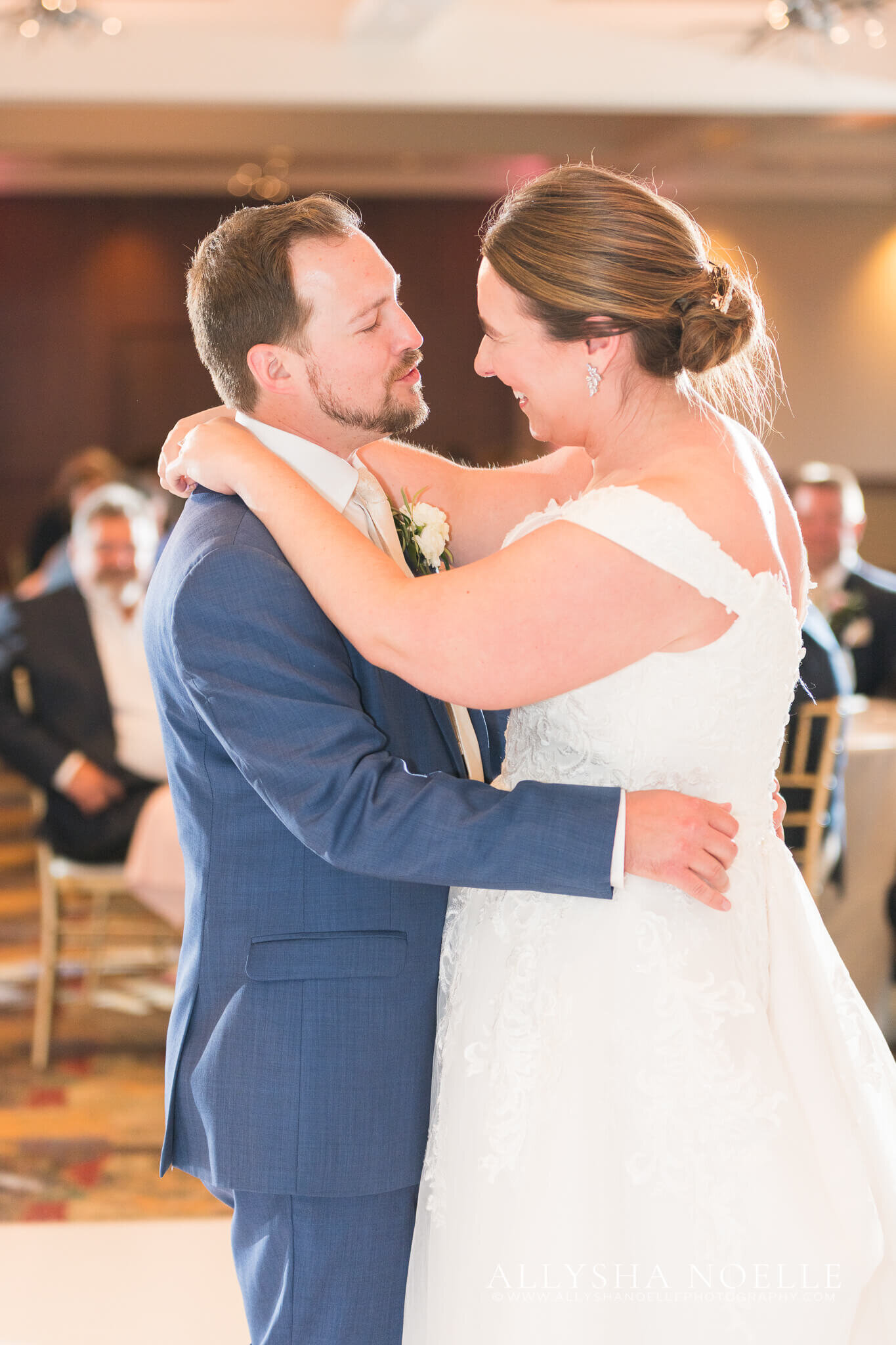 Wedding-at-River-Club-of-Mequon-749