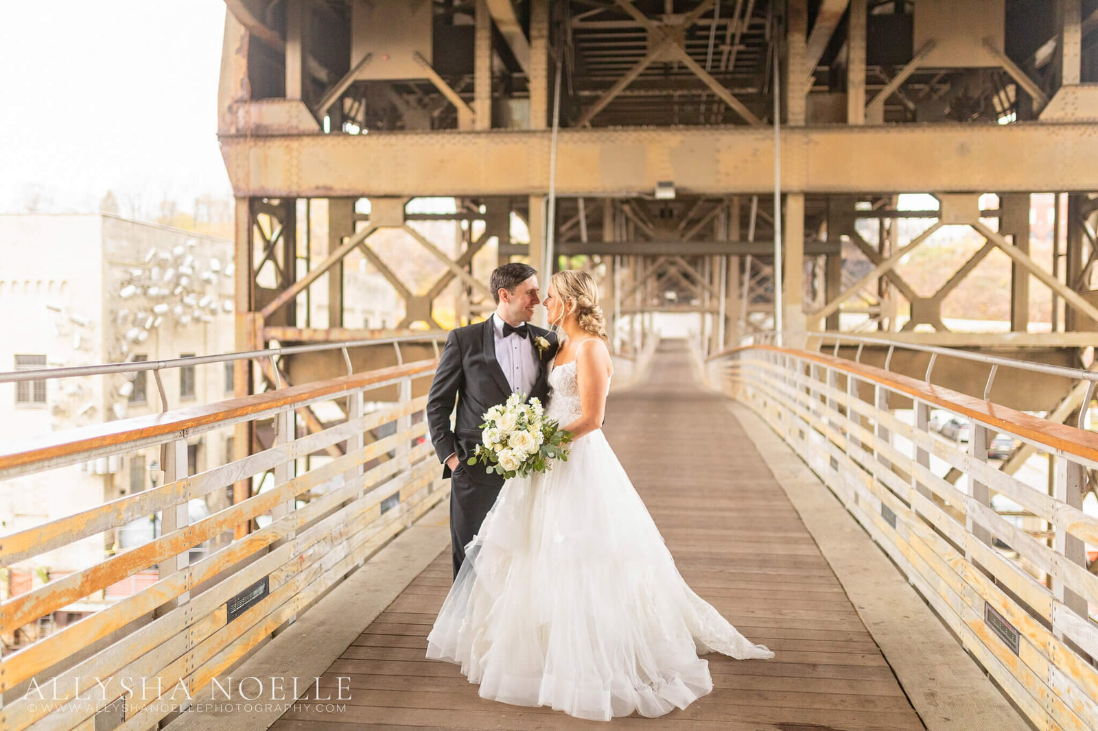 Wedding-at-The-Factory-on-Barclay-in-Milwaukee-0524