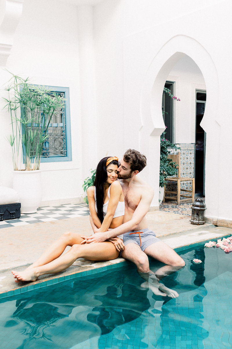 vintage-poolside-engagment-pictures (1 of 1)-19