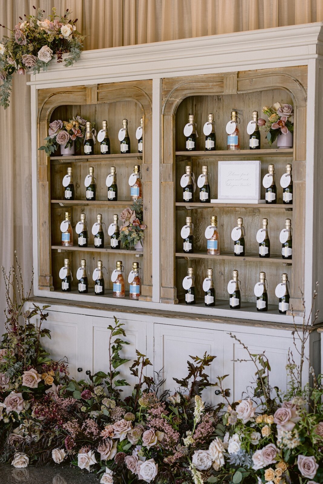 champagne-bottle-seating-chart