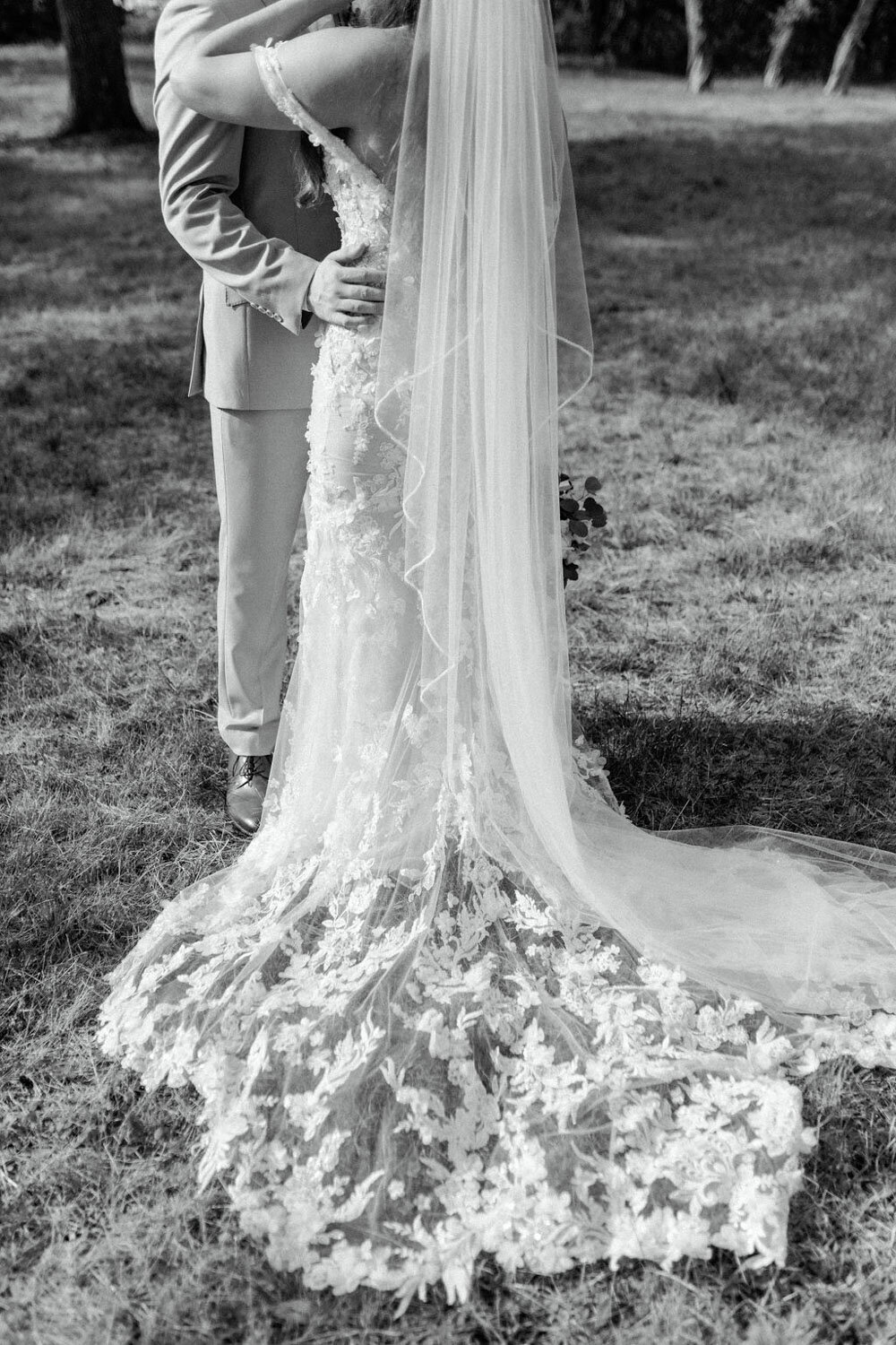 Megan-and-Austin-June-2024-wedding-in-Dripping-Springs-09