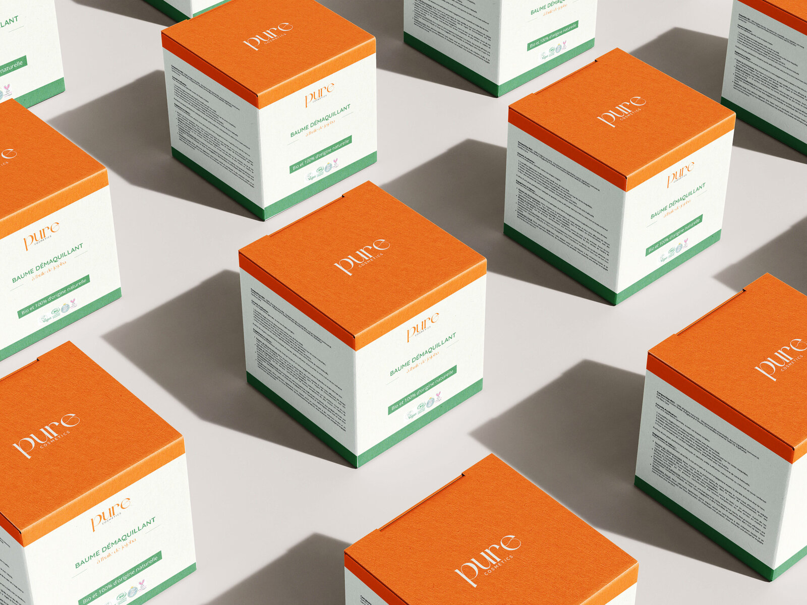 Emballages de produits de beauté.
