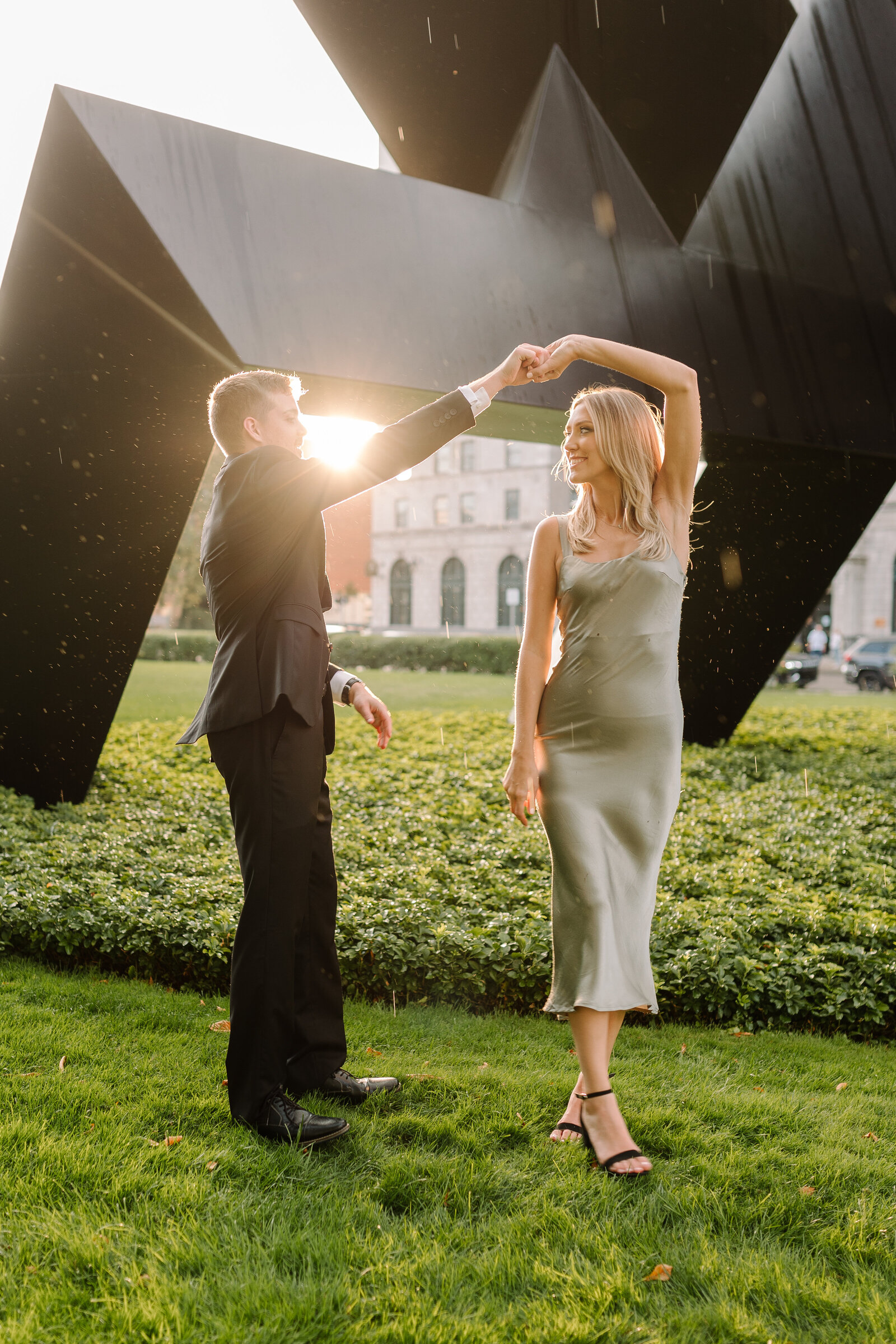 Kayla_Alex_Downtown_Detroit_DIA_Engagement-287