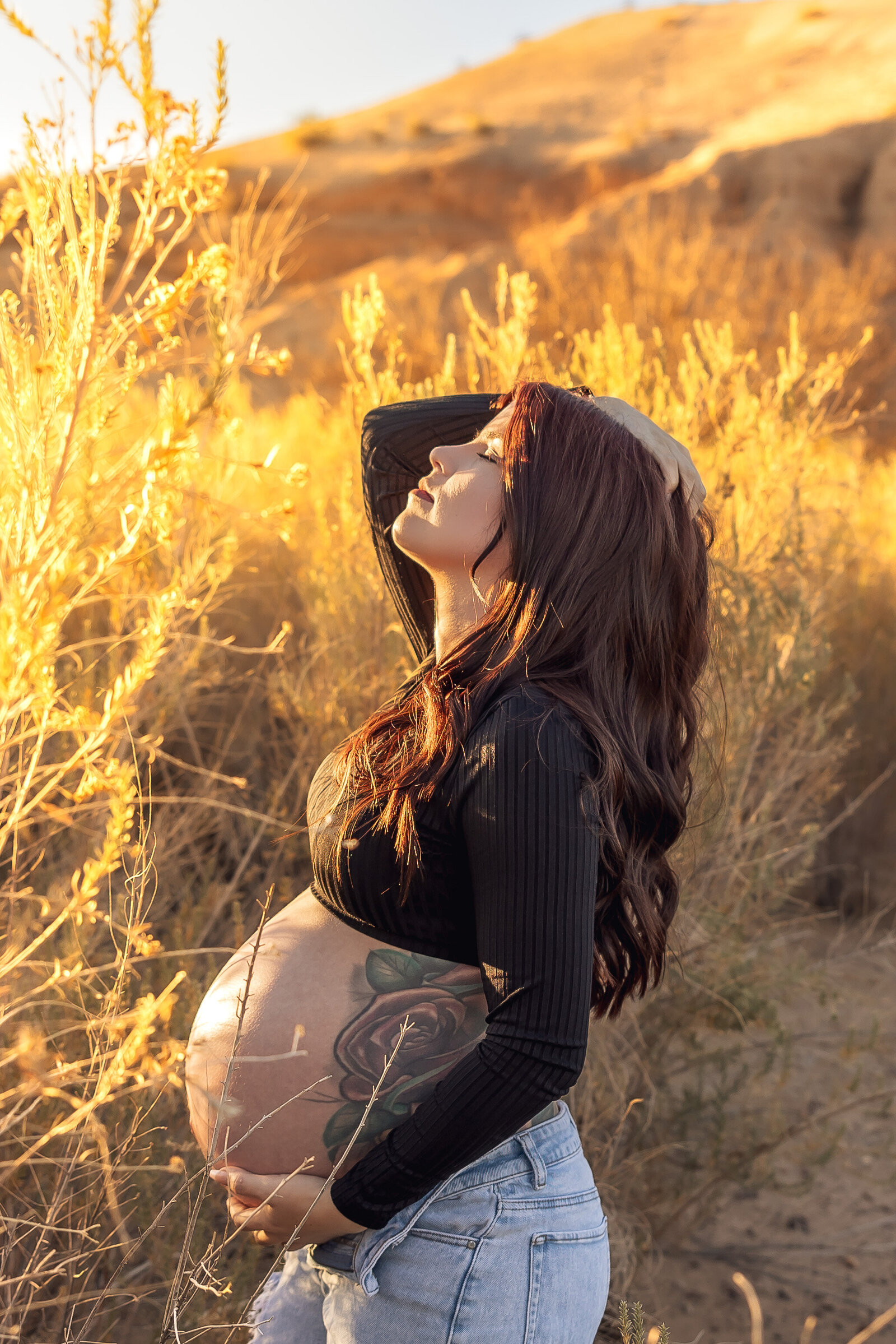 Elona Shea Photography_Lake Havasu_Maternity_Castle rock bay_