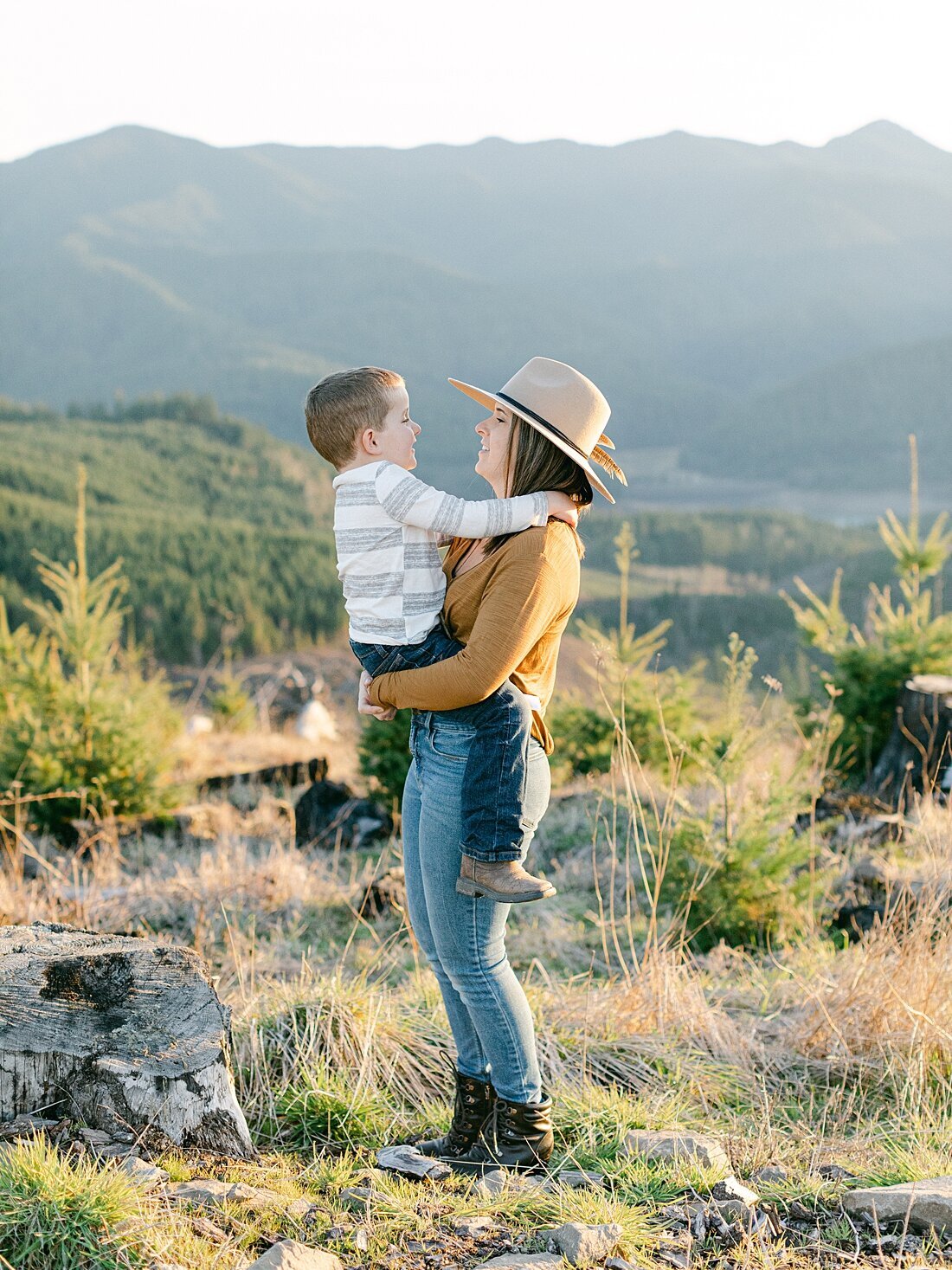 Mountain-top-family-photo-session-1652